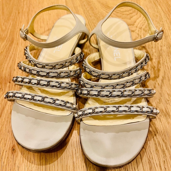 CHANEL  Chain-Link Accent Leather Sandals - Picture 1 of 9